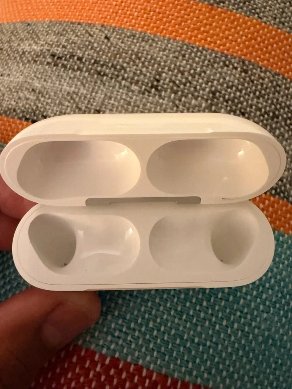 Apple White Wireless Earbuds Charging Case - (case only)